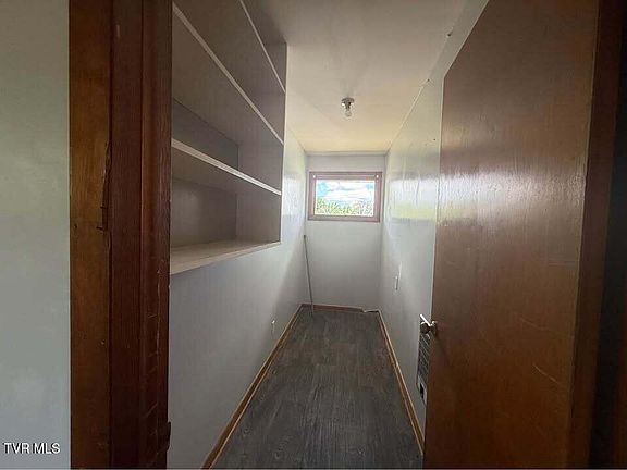 3rd image of 1621 Arbor Pl #4