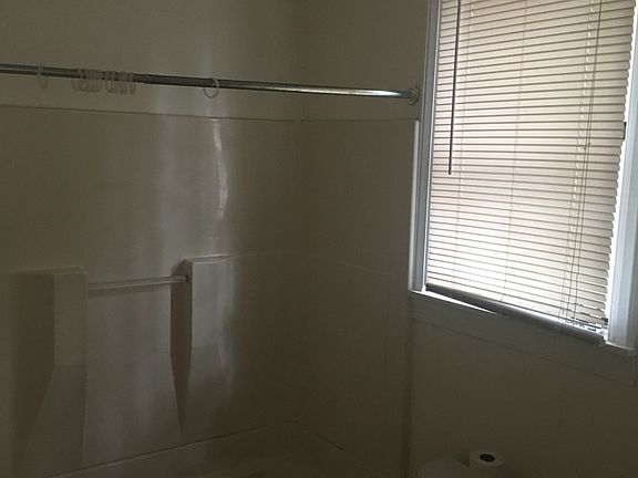 4th image of 711 E 37th St #711