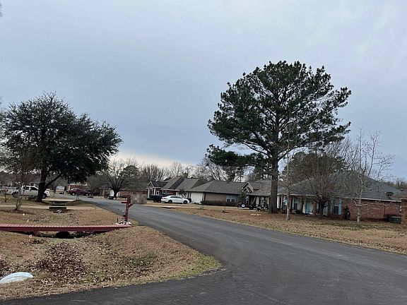 5th image of 129 Dogwood Trl