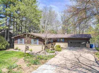 N6122 Wolf River Rd, Shawano, WI 54166