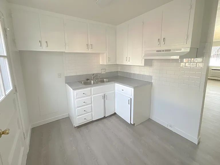 Lampliter Apartments — Photo 34