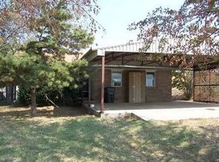 308 NE 3rd St, Kingston, OK 73439