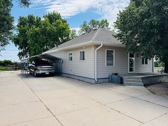 3rd image of 207 W 11th St