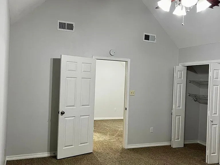 3 Hollycrest Blvd — Photo 13
