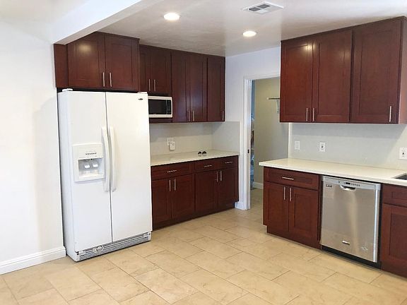3rd image of 4937 Camden Ave