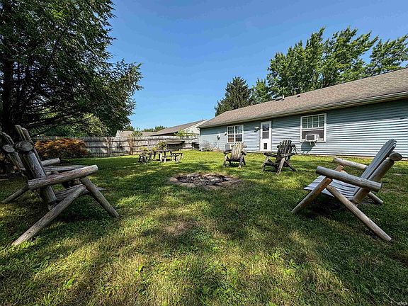 3rd image of 729 Turkey Run Ct