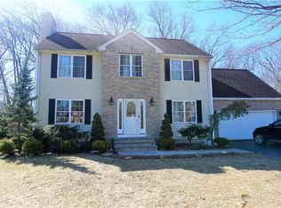 110 Surrey Ln, West Warwick, RI 02893