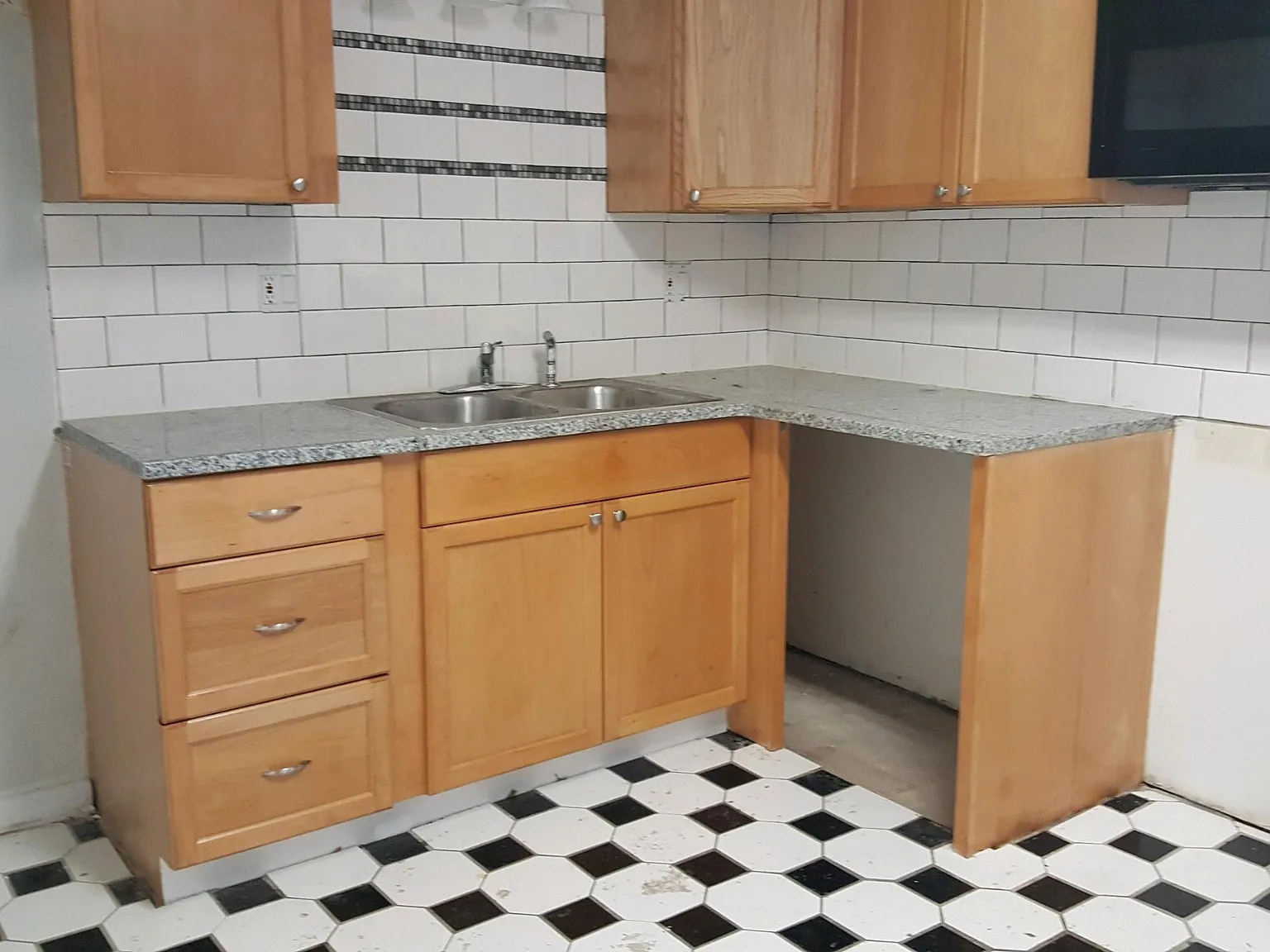 2 bed, 1.5 bath, 900 sqft, $1,400 — Photo 1