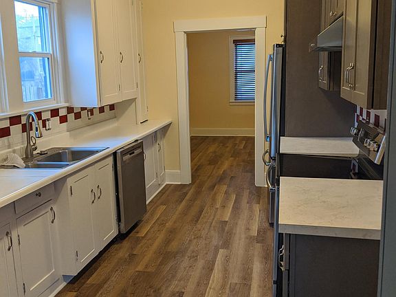 5th image of 211 20th Ave SE