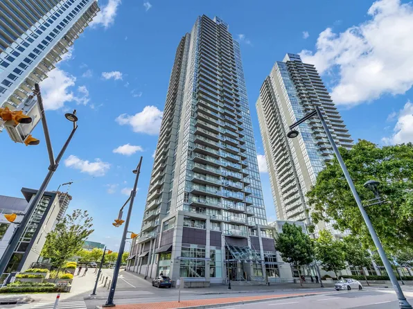9981 Whalley Blvd #807, Surrey, BC V3T 0G6