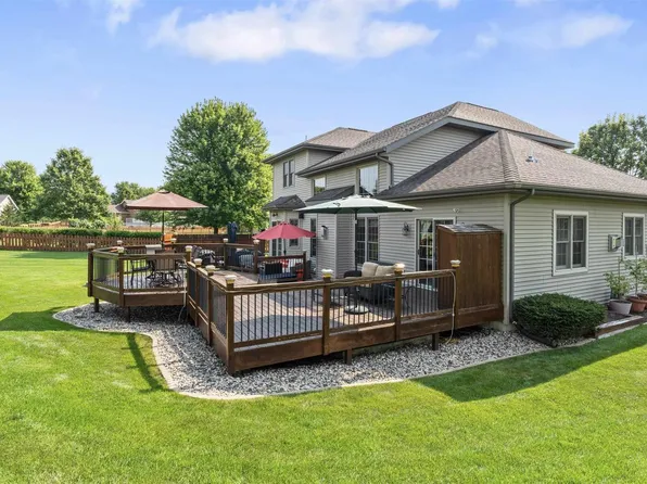 822 Woods Glen Court, Deforest, WI 53532