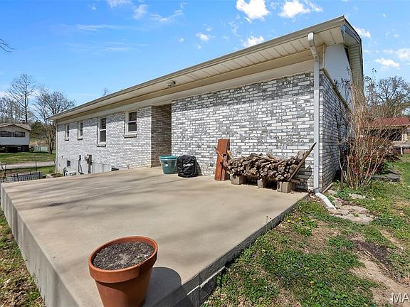 5th image of 3245 Bordeau Dr