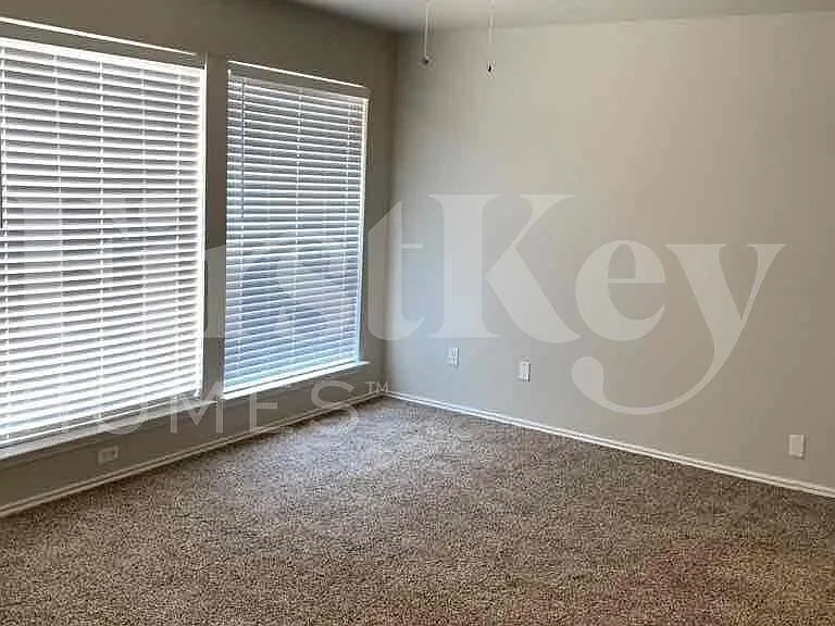 2322 Piddler Dr — Photo 7