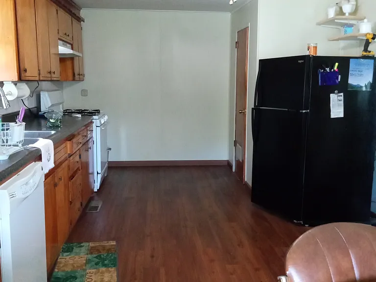 1008 N Ash St — Photo 3