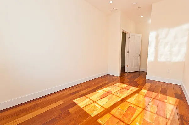 Rented by Compass | media 9