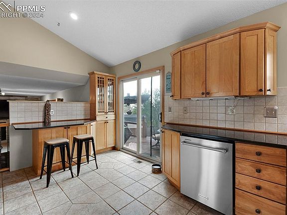 5th image of 8730 Aragon Dr