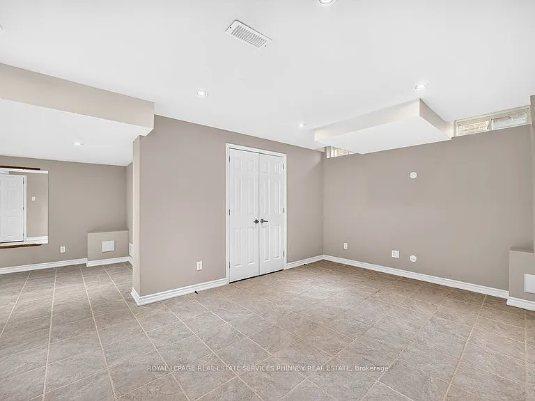 222 Moody Dr — Photo 32