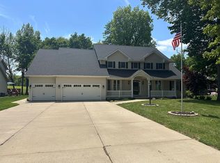 2220 Northshire Rd, Taylorville, IL 62568