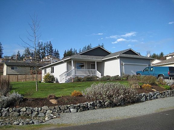 3rd image of 1034 Shamrock Ln