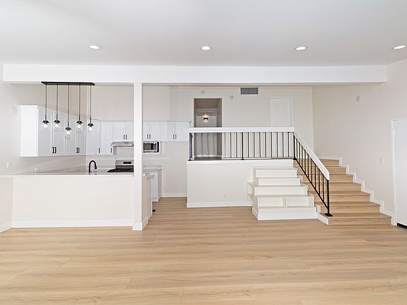 4th image of 7924 Woodman Ave Unit 39