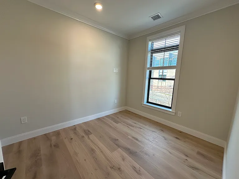 157 Everett St #306E — Photo 23