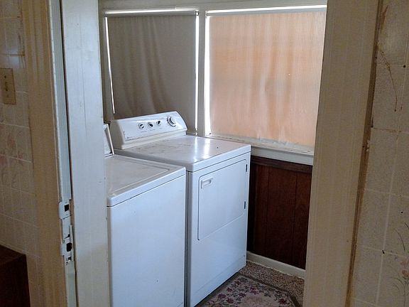 3rd image of 3104 Grant St