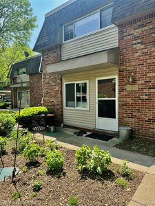 511 Longshore Dr, Ann Arbor, MI, 48105