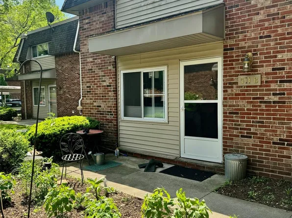 511 Longshore Dr, Ann Arbor, MI 48105