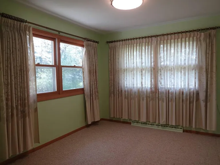 5033 Regent St — Photo 7