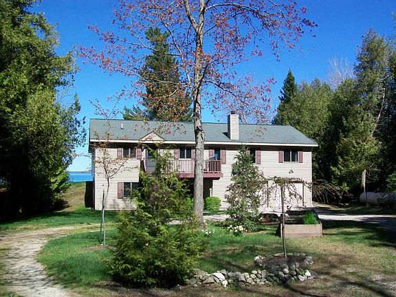 3rd image of 38280 Beaver Dr