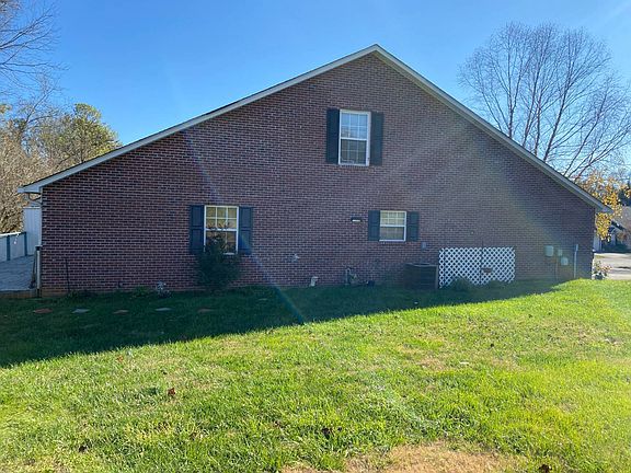 4th image of 550 Brookshire Way