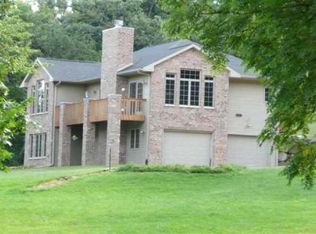 3020 Mounds View Rd, Barneveld, WI 53507