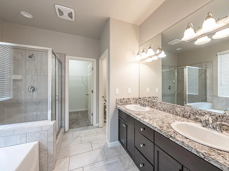 3555 Encino Ave — Photo 21