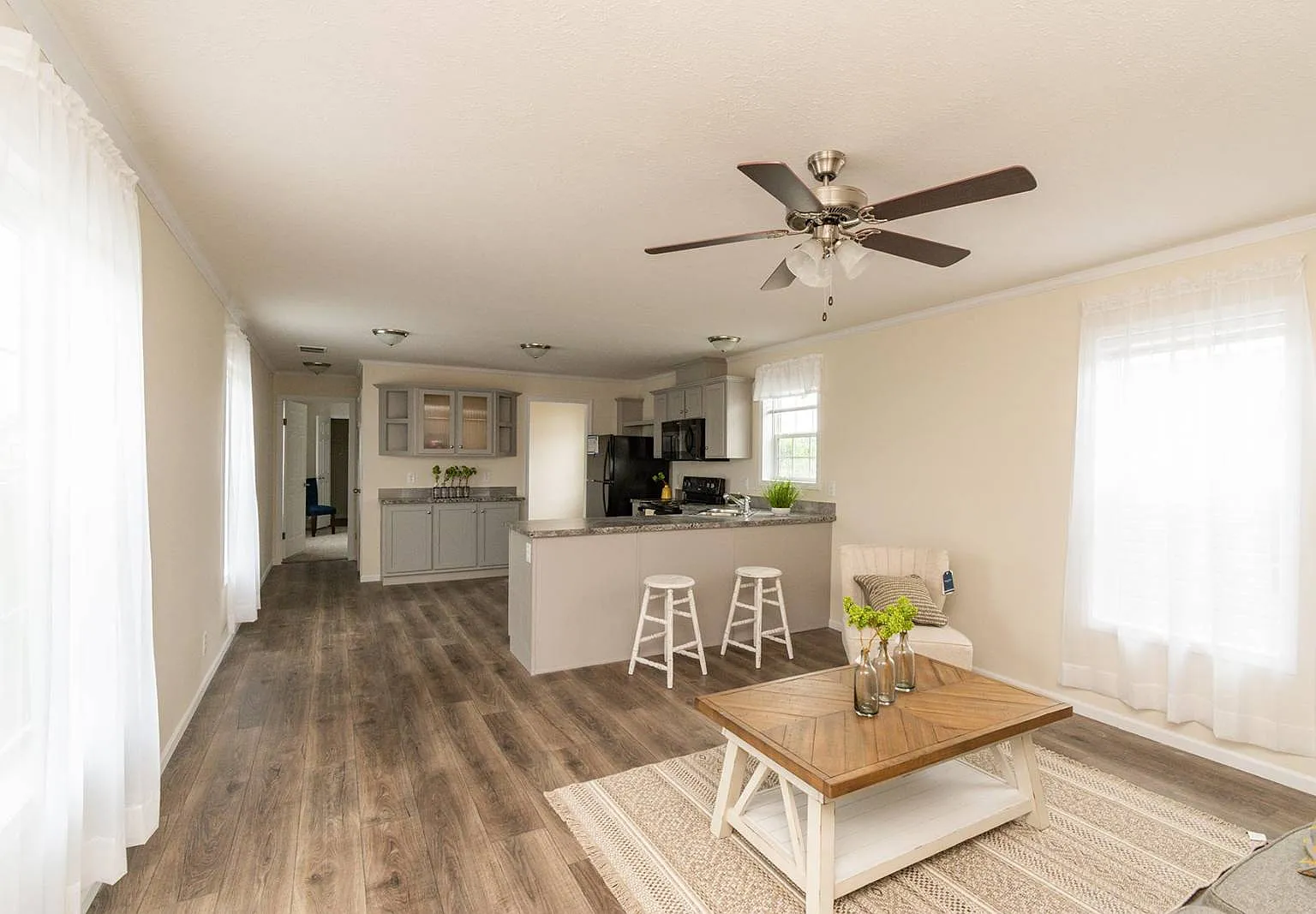 3 bed, 2.0 bath, $1,395 — Photo 2