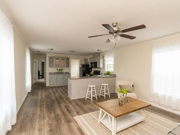 4 Sundale Trailer Ct — Photo 2