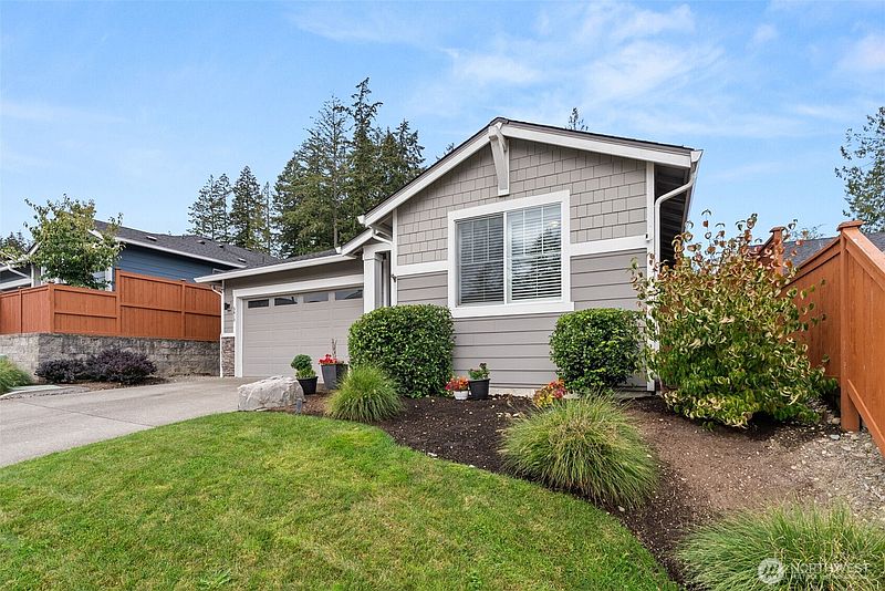 2nd image of 5613 Reef Lane NE