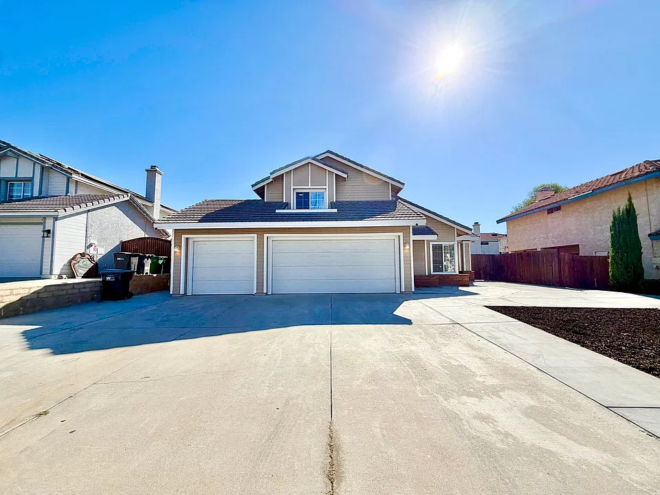 26121 Coronada Dr