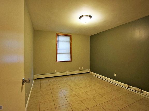 5th image of 250 Columbia St #1