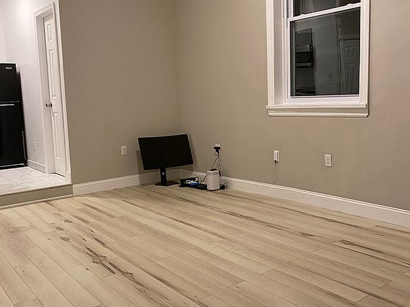 4th image of 3222 Powelton Ave #2R