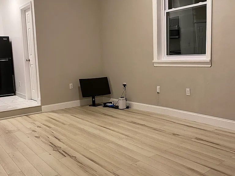 3222 Powelton Ave #2R — Photo 4