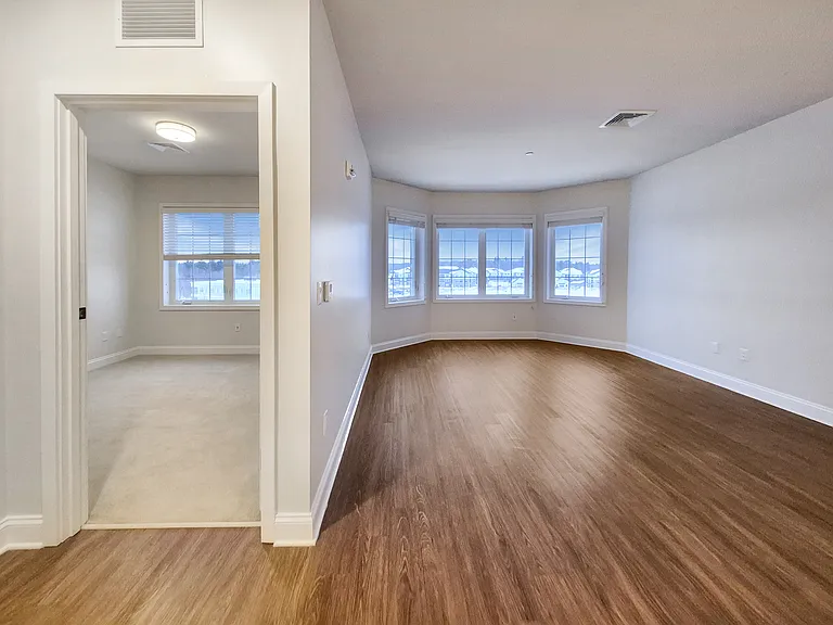 Woodmont Commons Apartments — Photo 8
