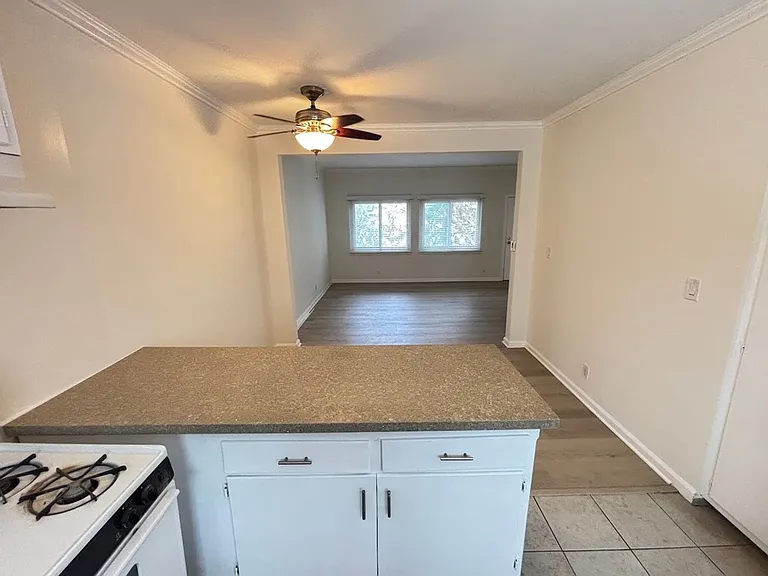 8330 W Manchester Ave — Photo 14