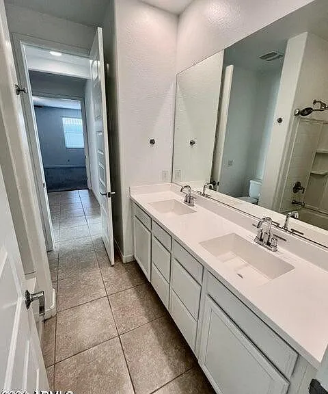 3808 S 65th Ave — Photo 6