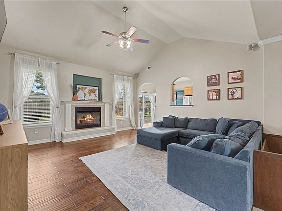 2nd image of 203 Blair Cir