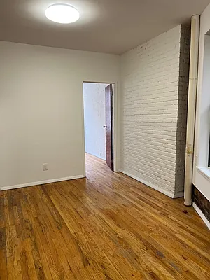 Rented by International Property Services LLC | media 4