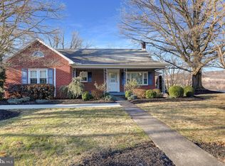 15 S School St, Millerstown, PA 17062