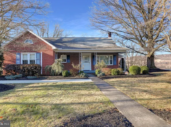 15 S School St, Millerstown, PA 17062