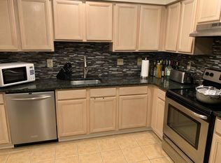 808 Karens Ct, North Wales, PA 19454