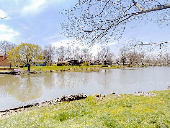 4th image of 17483 Merril Dr