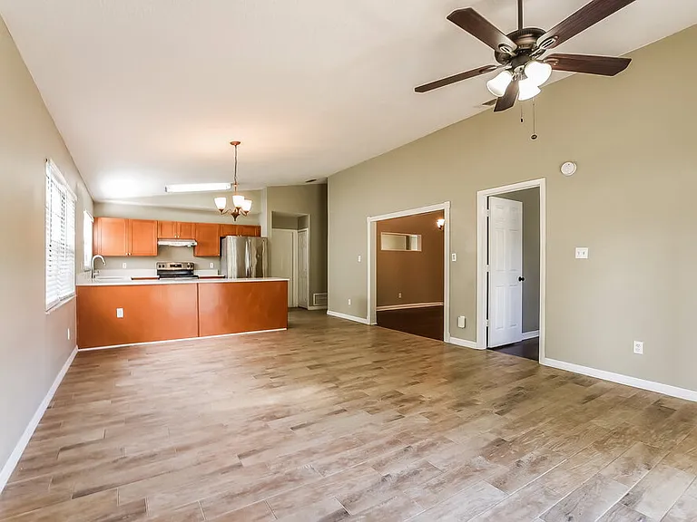 1345 Bridlebrook Dr — Photo 5